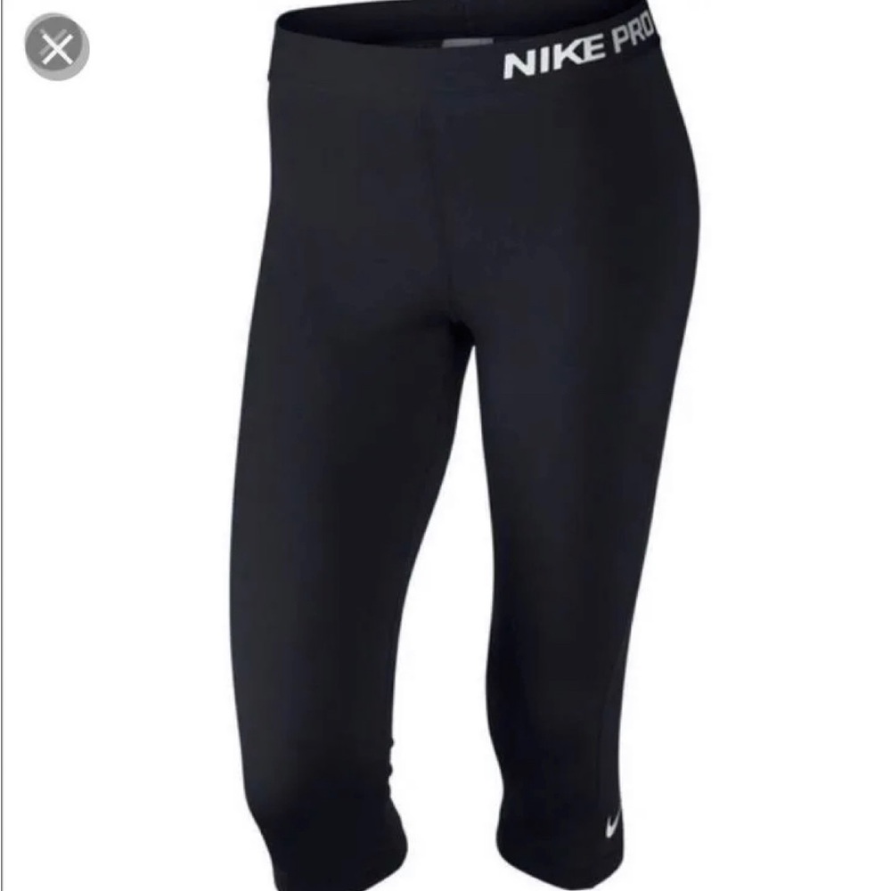 Womens Nike pro cropped leggings. Size S.
